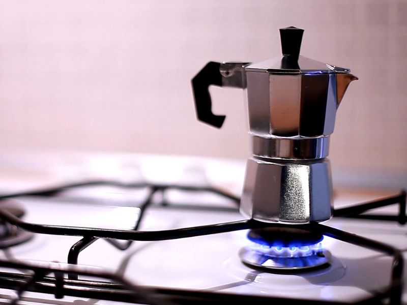 Moka pot na šporetu